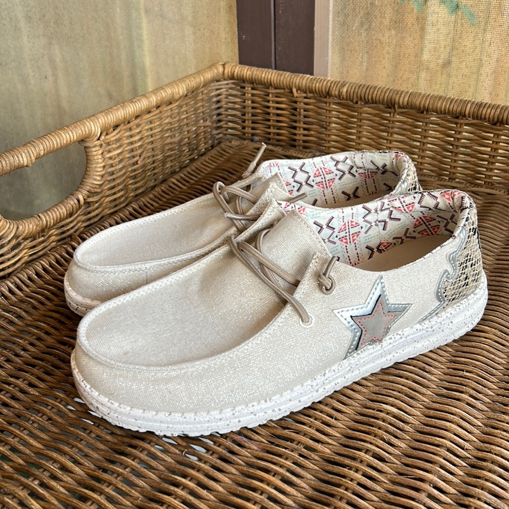 Hey Dude sparkle snake skin star size 8